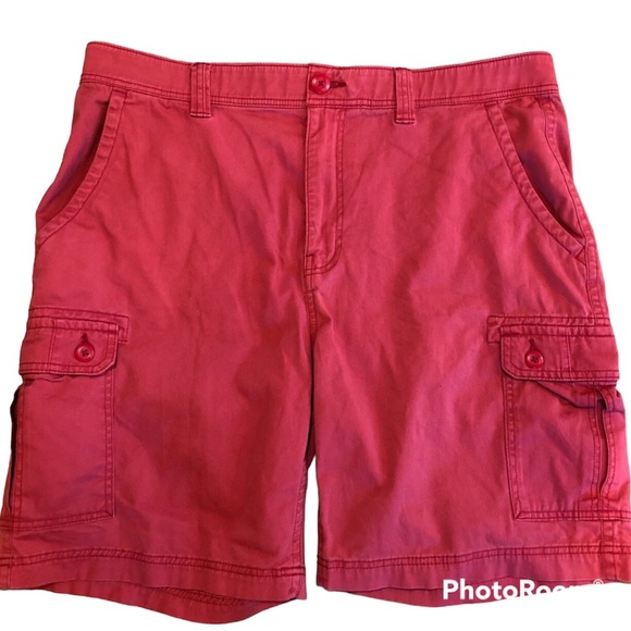 St. John Other - Men’s St. John’s Bay Cargo Shorts Size 40